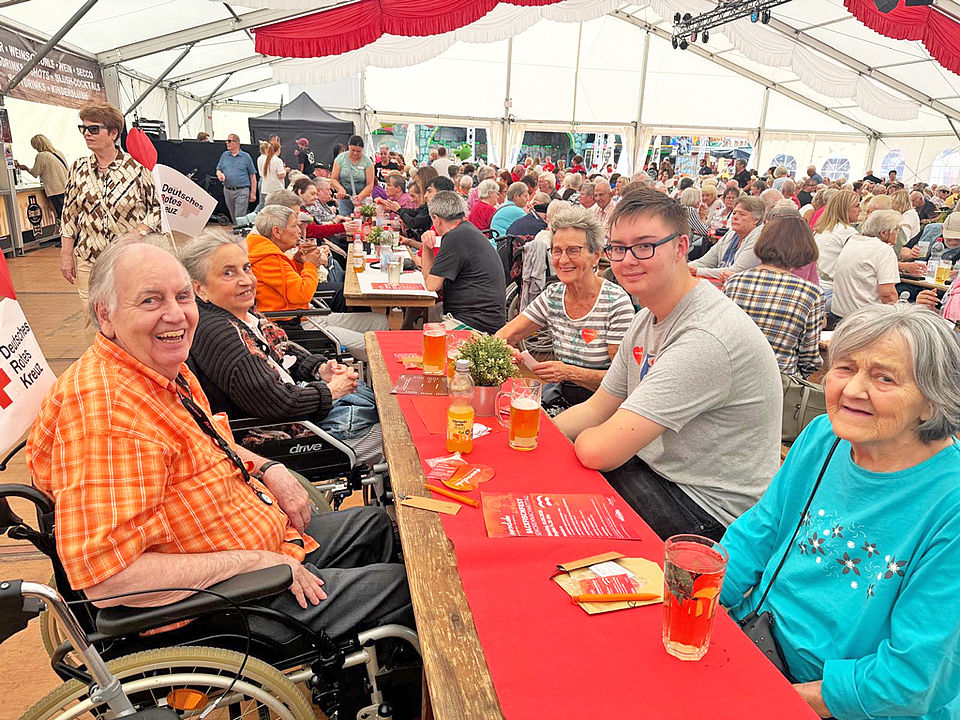Backfischfest 3 Gemütliches Beisammensitzen am Backfischfest